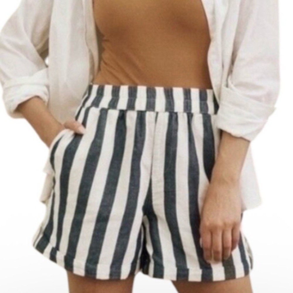 PACT Rhea Tabbed Shorts in Mariners Stripe, Size Large - Picture 2 of 16